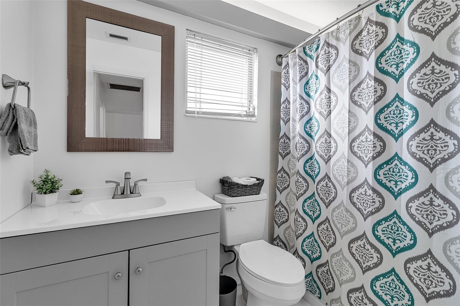 Image 10 of 15 For 2305 Bayshore Gardens Parkway