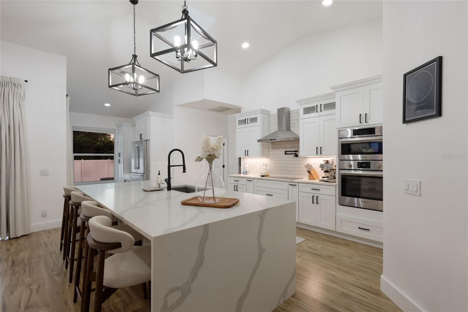 Image 10 of 48 For 597 Oak River Court