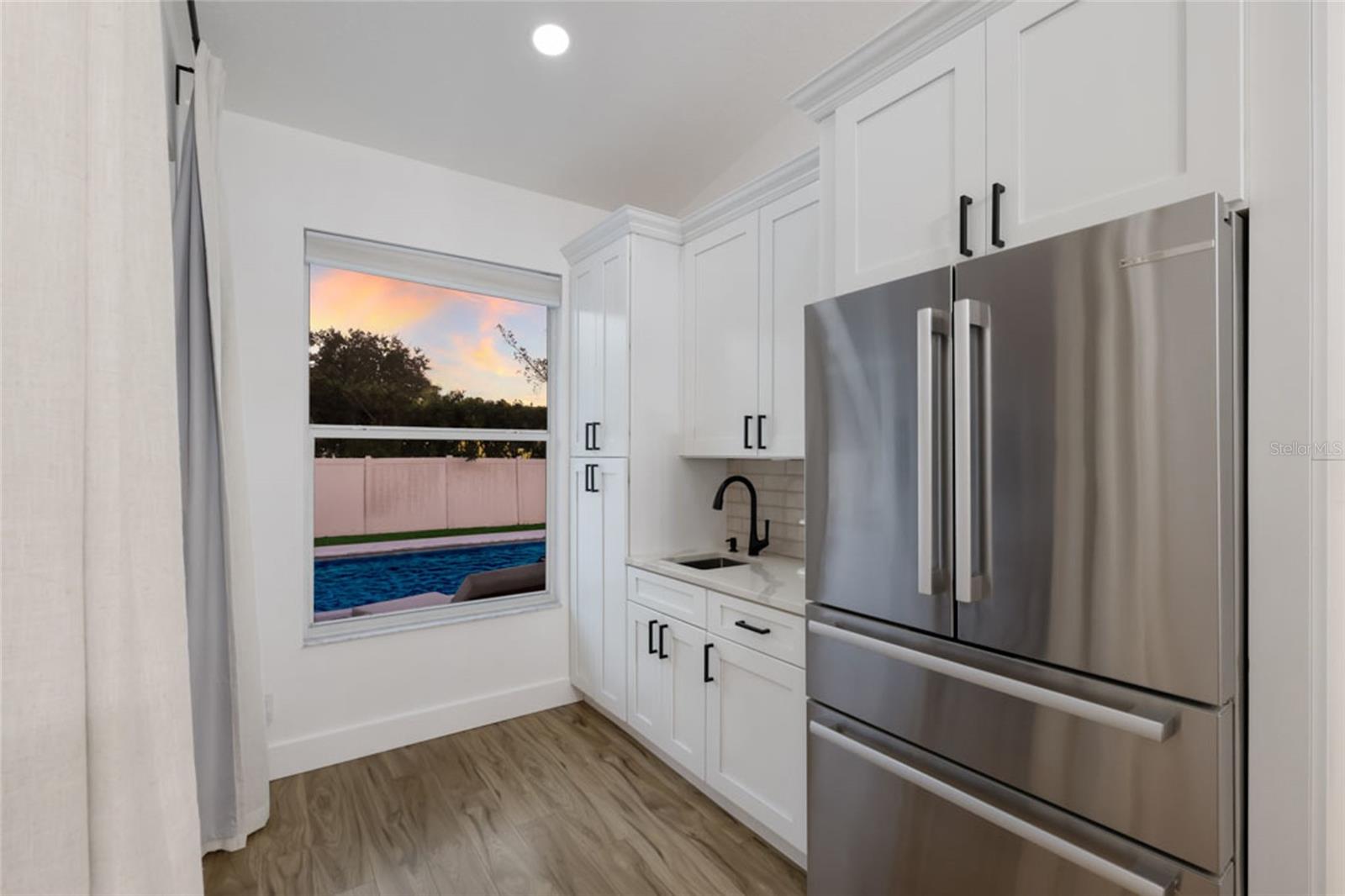 Image 15 of 48 For 597 Oak River Court