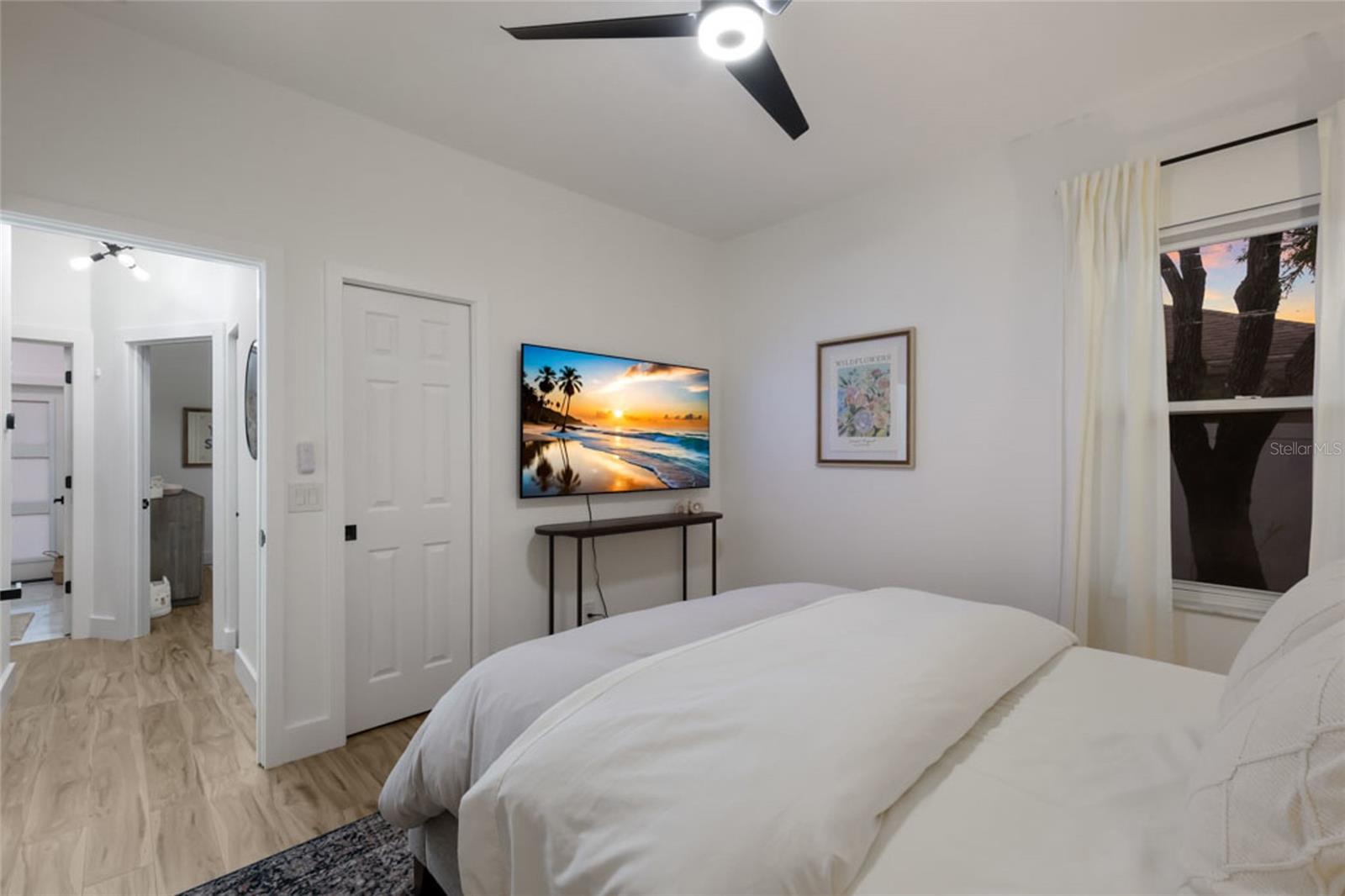 Image 23 of 48 For 597 Oak River Court