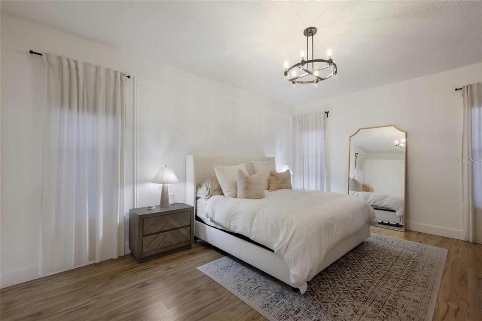 Image 24 of 48 For 597 Oak River Court