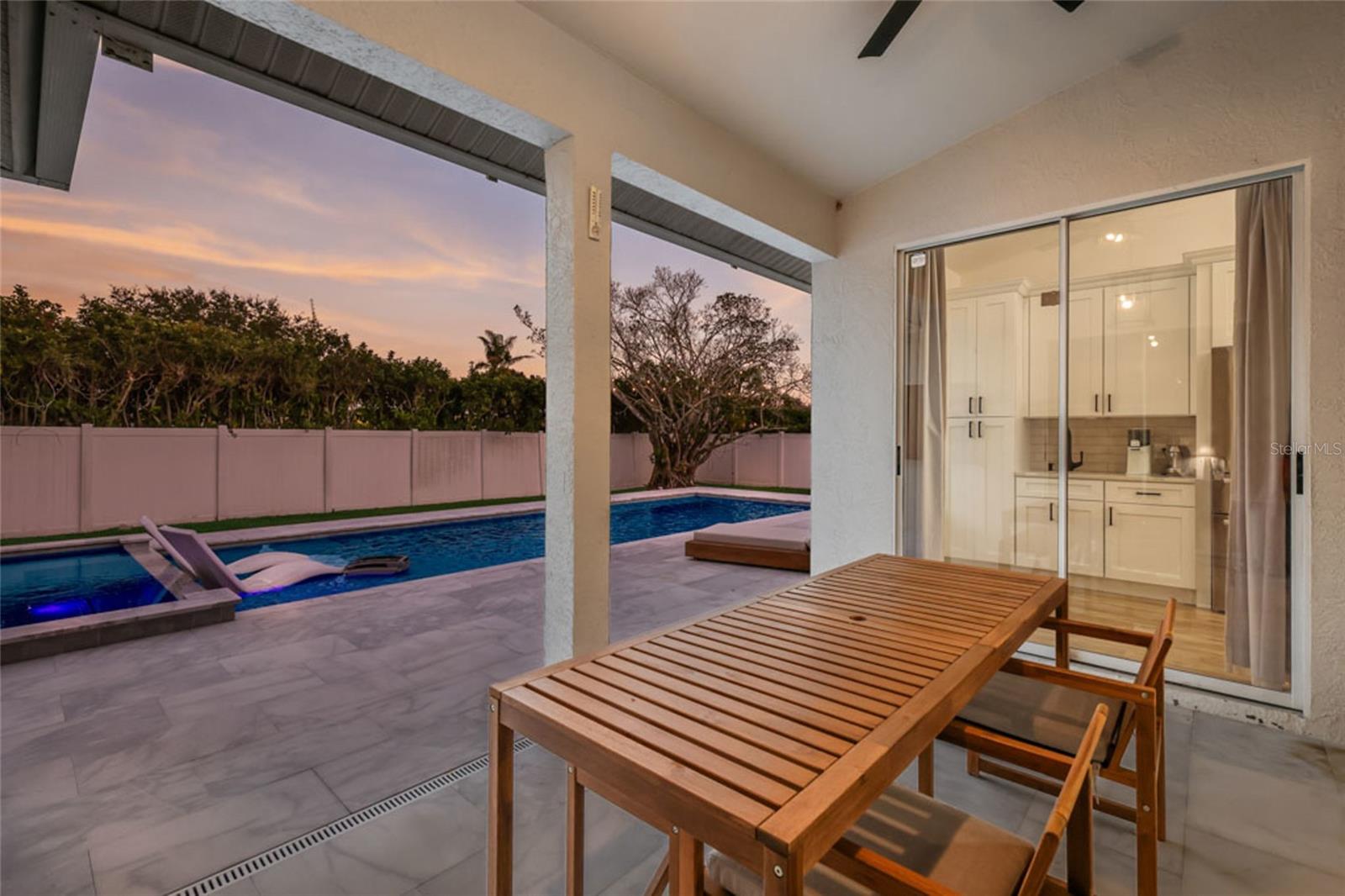 Image 33 of 48 For 597 Oak River Court