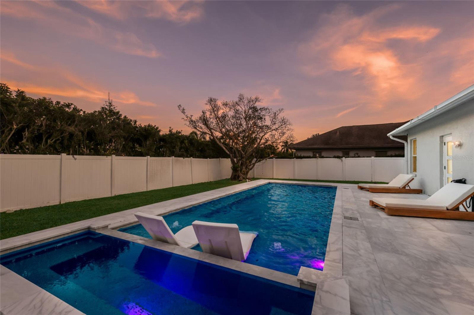 Image 35 of 48 For 597 Oak River Court