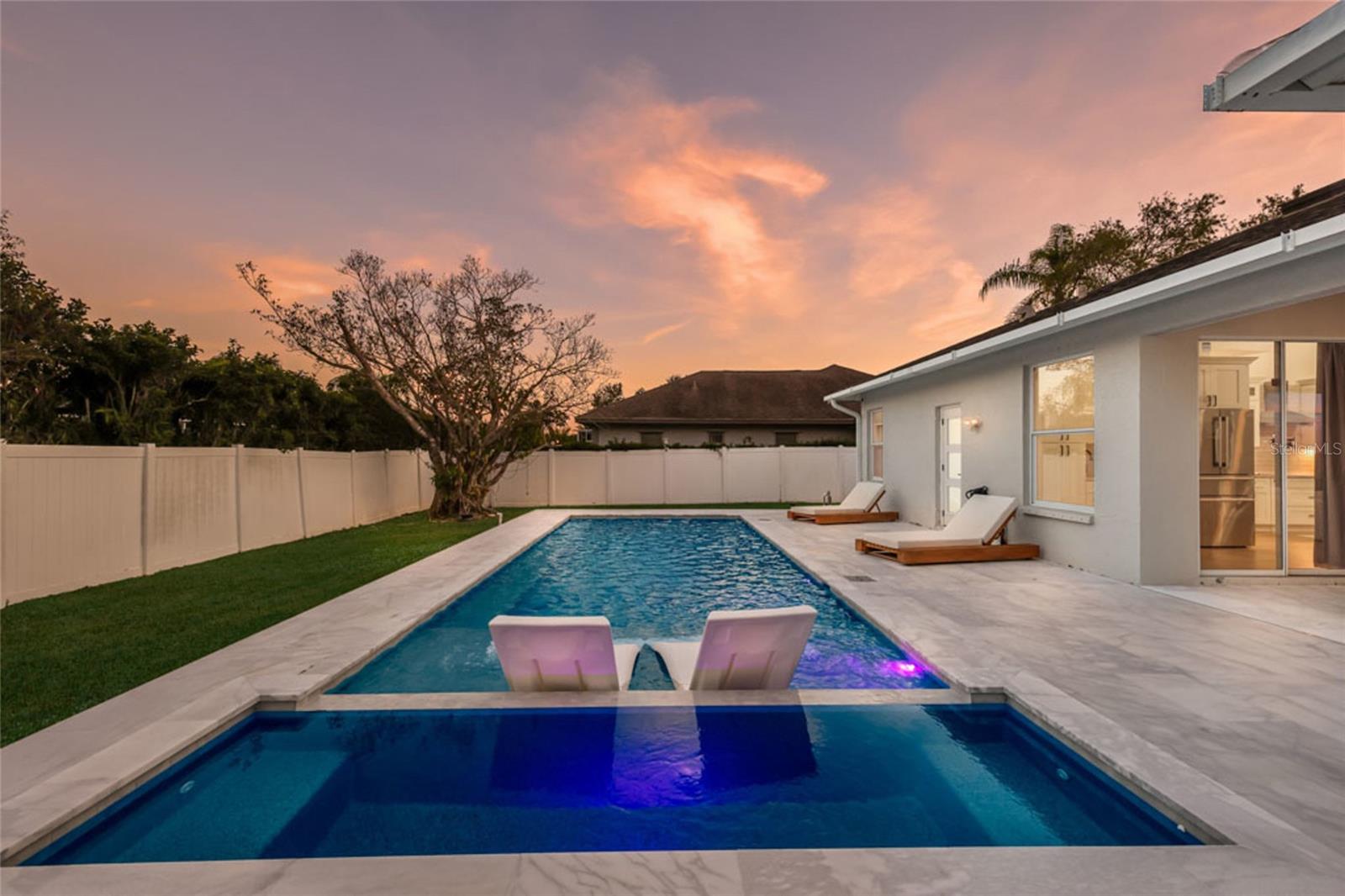 Image 36 of 48 For 597 Oak River Court