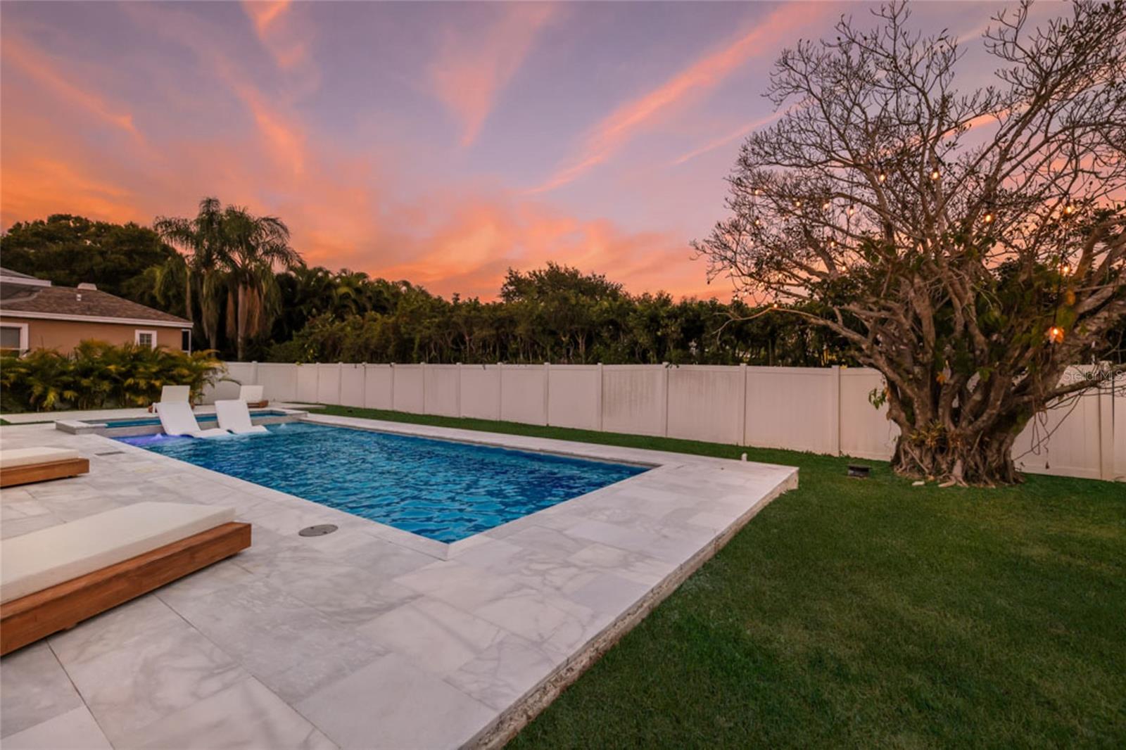 Image 39 of 48 For 597 Oak River Court