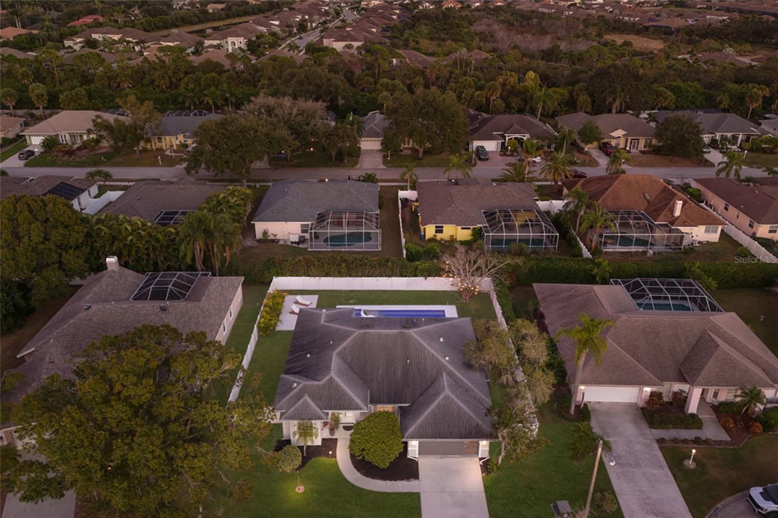 Image 42 of 48 For 597 Oak River Court