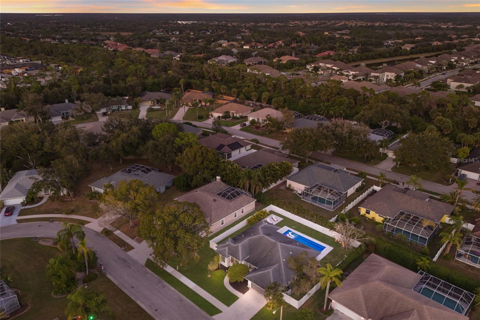 Image 43 of 48 For 597 Oak River Court