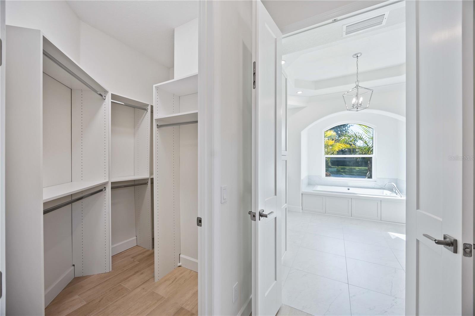 Image 20 of 37 For 7922 Royal Birkdale Circle