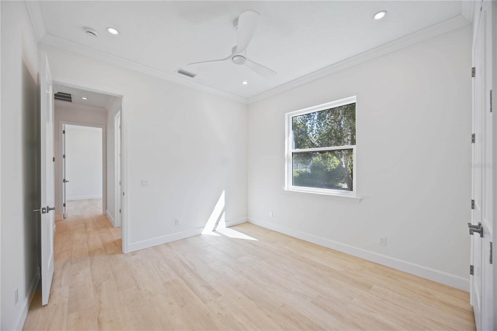 Image 23 of 37 For 7922 Royal Birkdale Circle