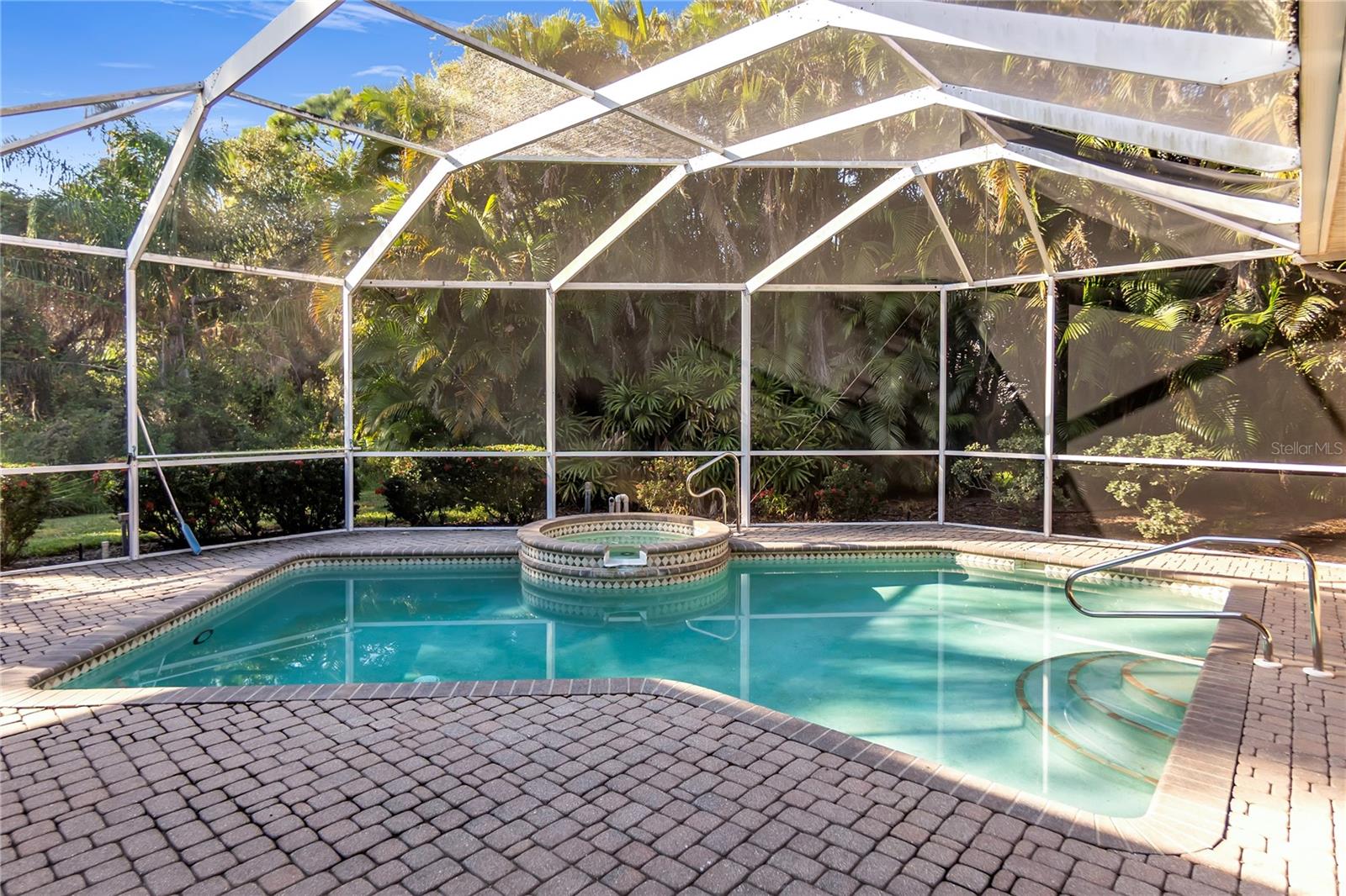 Image 12 of 47 For 8882 Bloomfield Boulevard