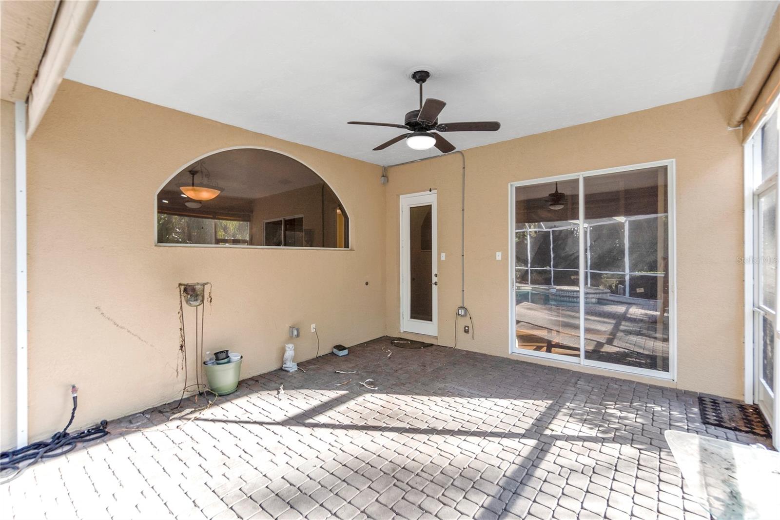 Image 14 of 47 For 8882 Bloomfield Boulevard