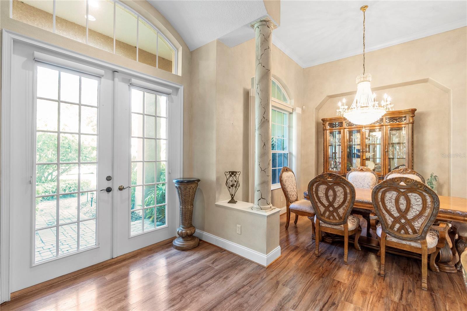 Image 16 of 47 For 8882 Bloomfield Boulevard