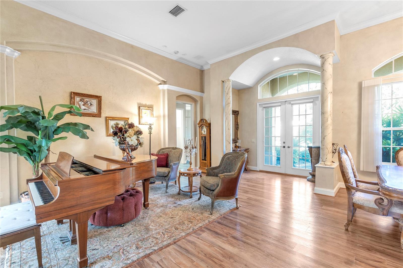 Image 18 of 47 For 8882 Bloomfield Boulevard