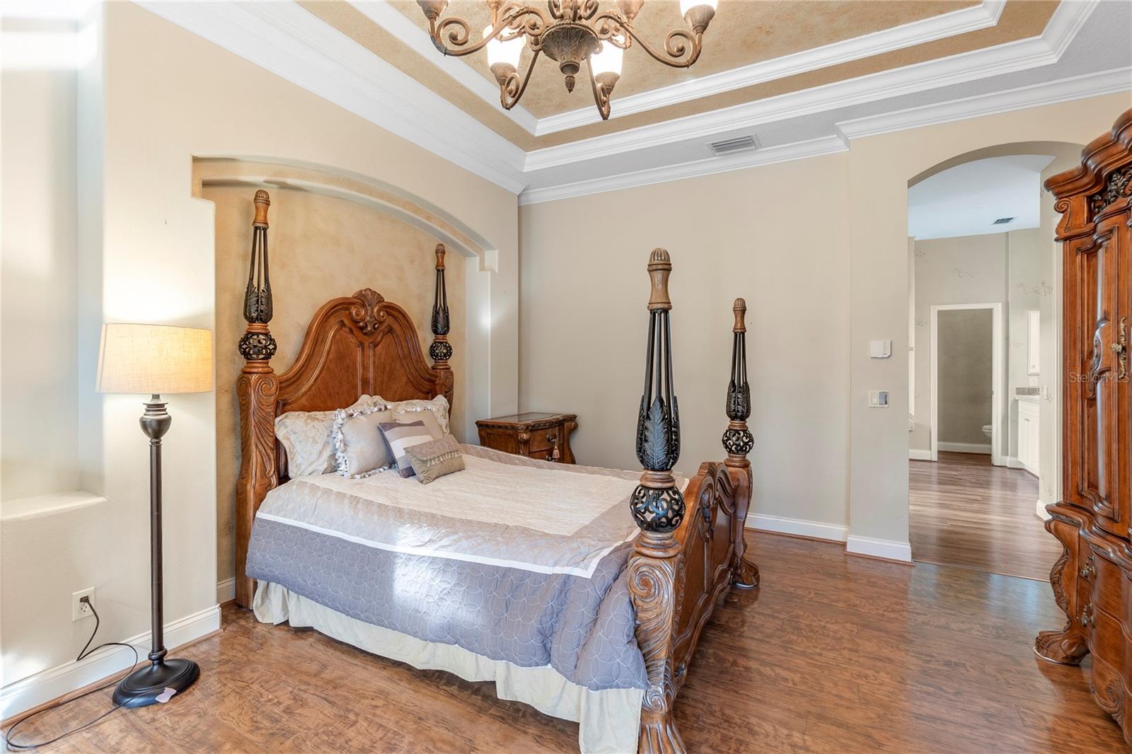 Image 29 of 47 For 8882 Bloomfield Boulevard