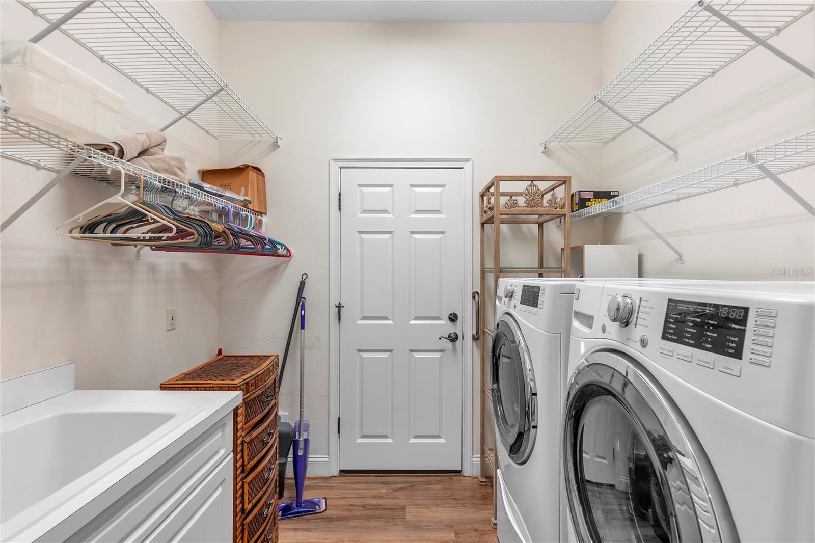 Image 37 of 47 For 8882 Bloomfield Boulevard