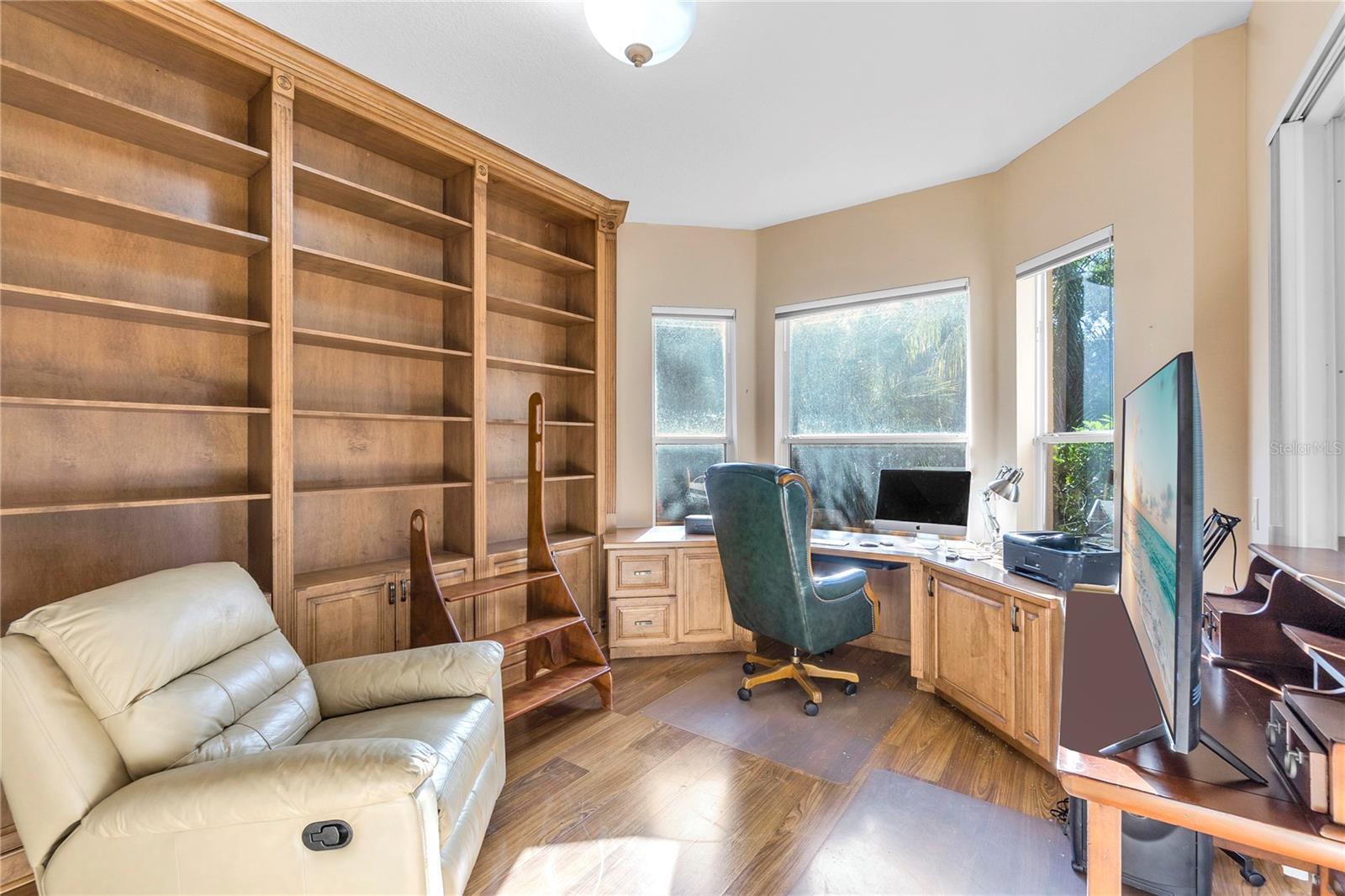 Image 39 of 47 For 8882 Bloomfield Boulevard