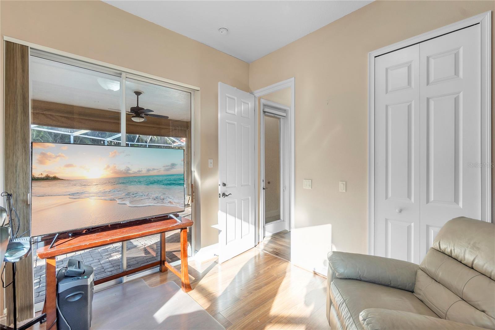 Image 40 of 47 For 8882 Bloomfield Boulevard