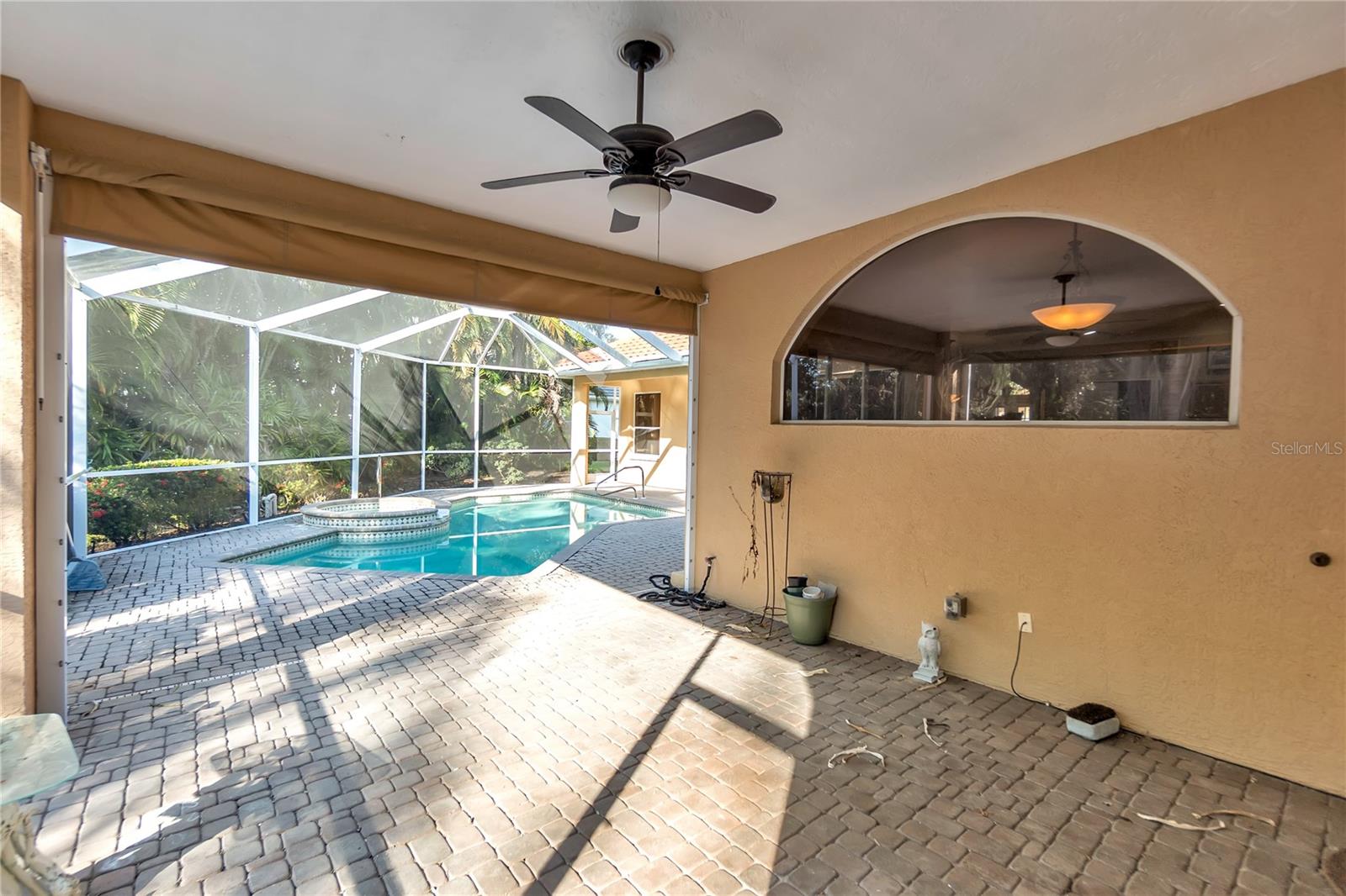 Image 8 of 47 For 8882 Bloomfield Boulevard