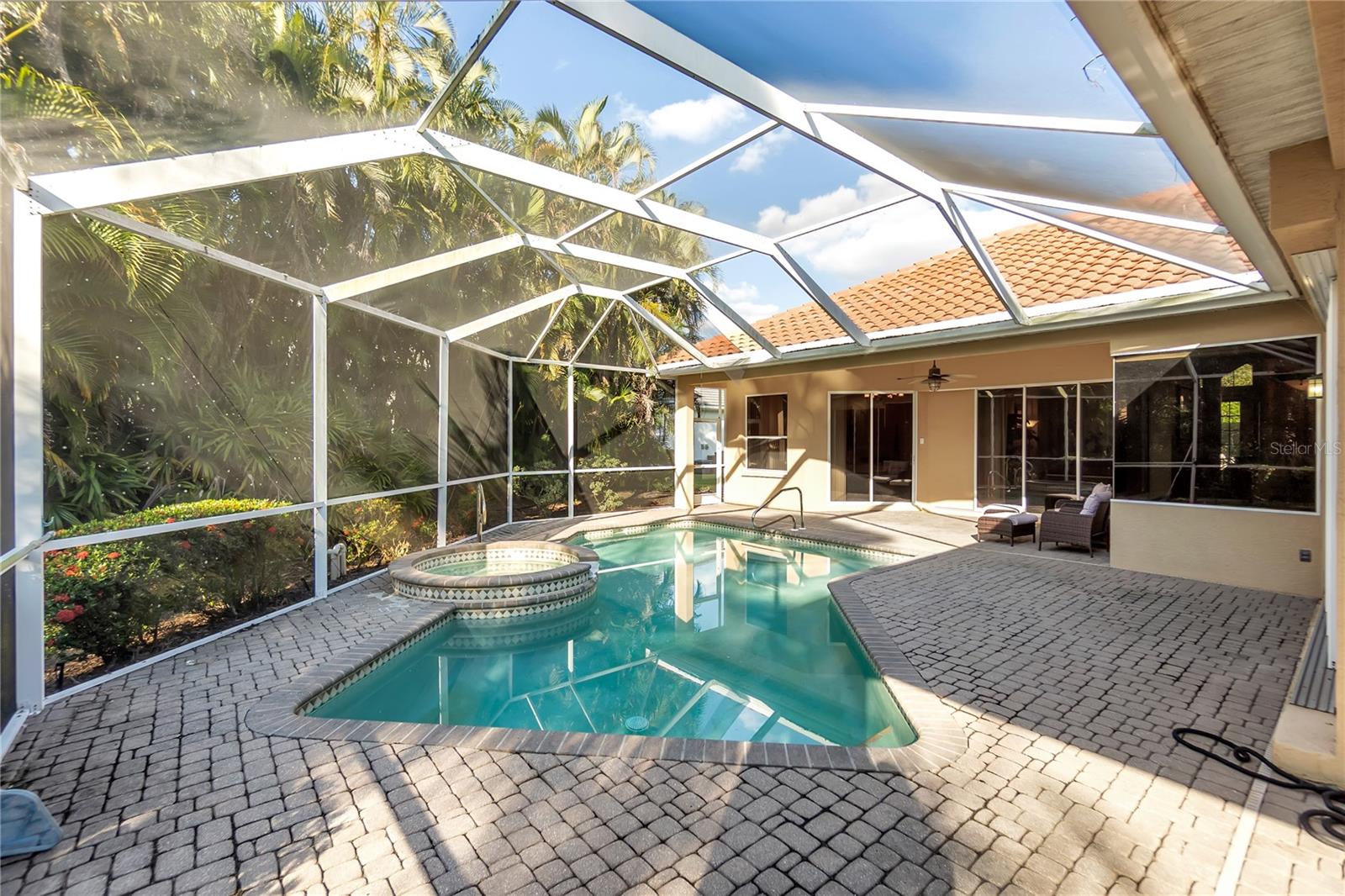 Image 9 of 47 For 8882 Bloomfield Boulevard