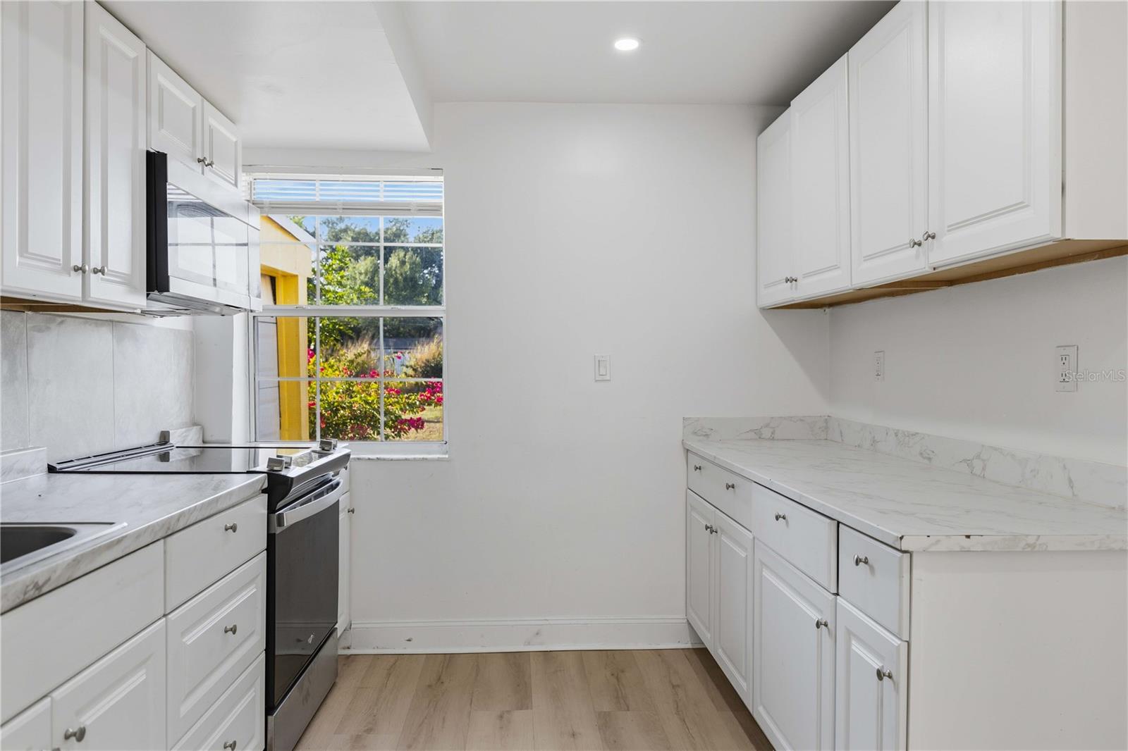 Image 17 of 29 For 117 San Rafael Avenue