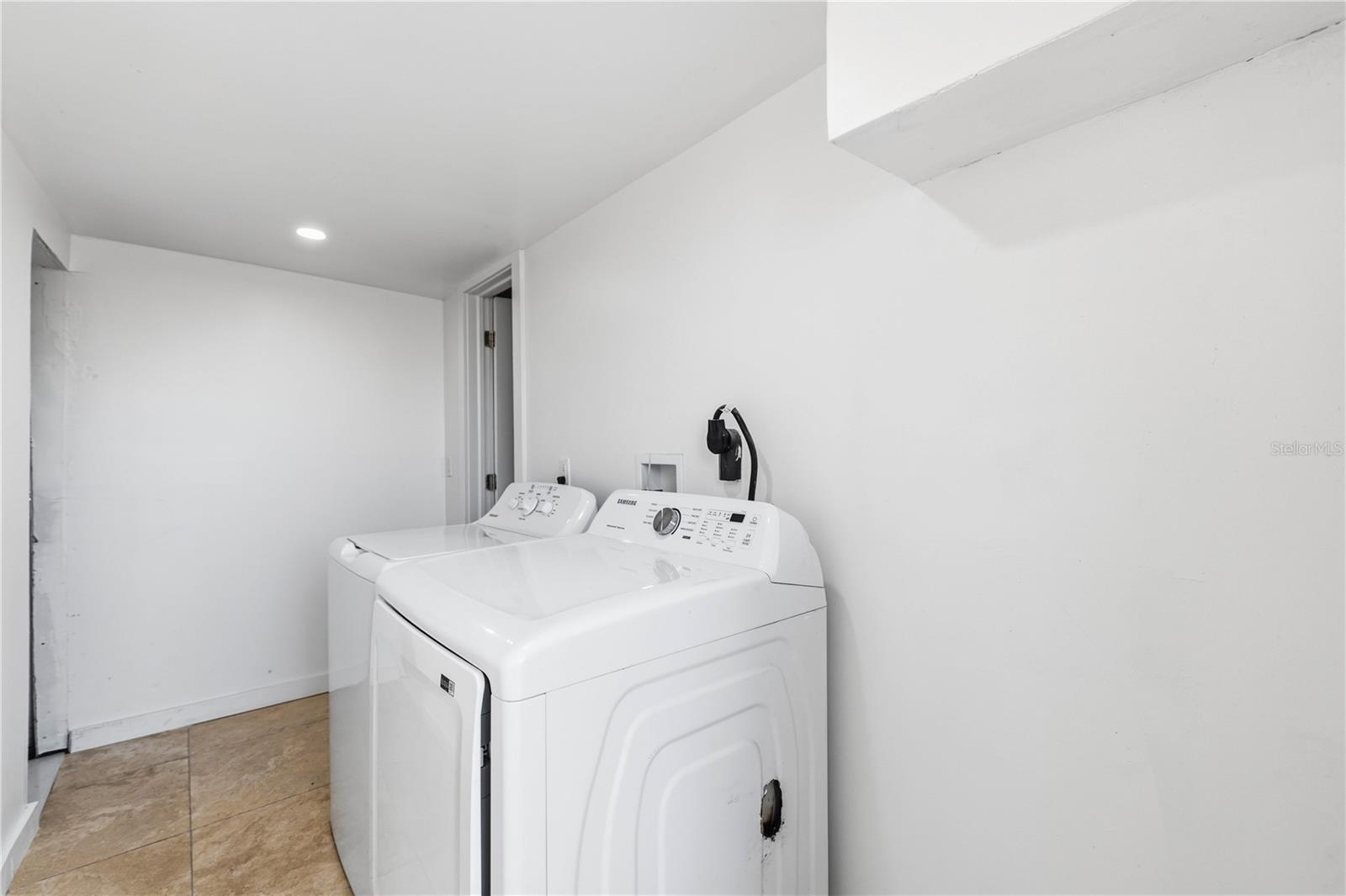 Image 25 of 29 For 117 San Rafael Avenue