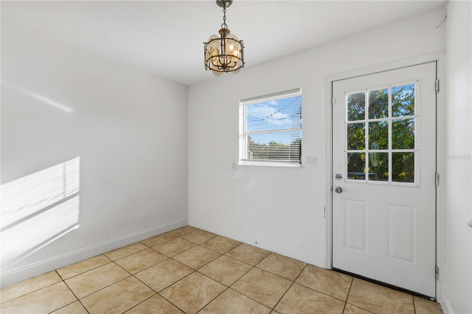 Image 9 of 29 For 117 San Rafael Avenue