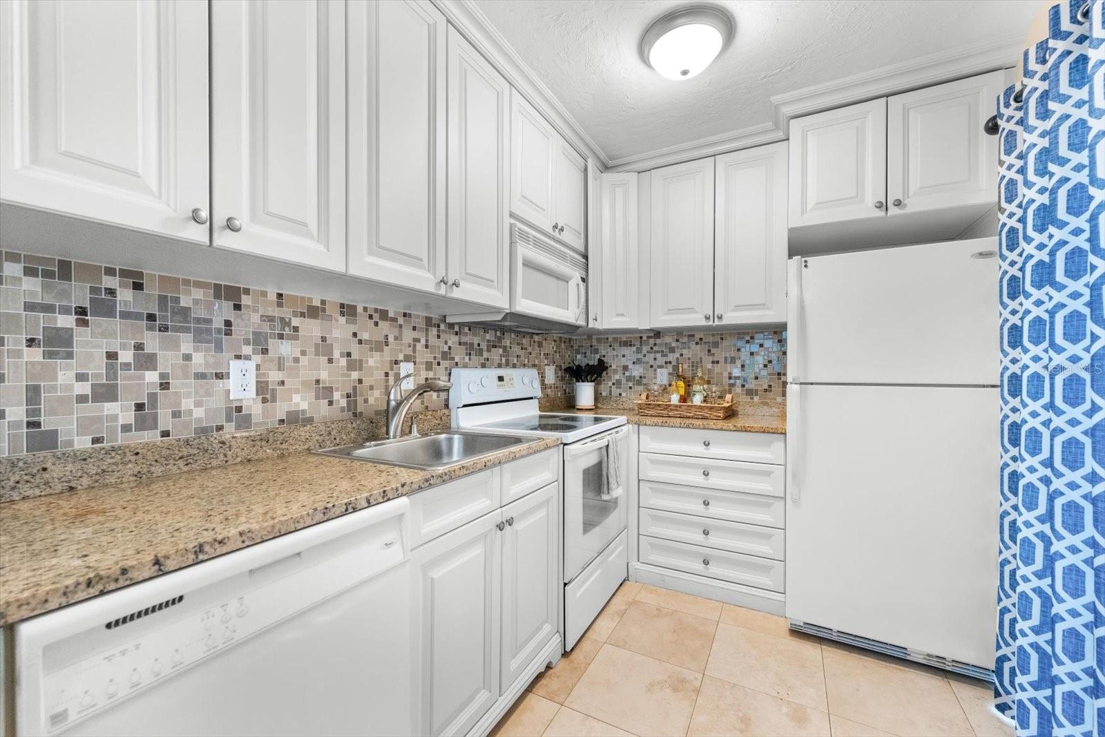 Image 30 of 99 For 6451 Elmwood Avenue H