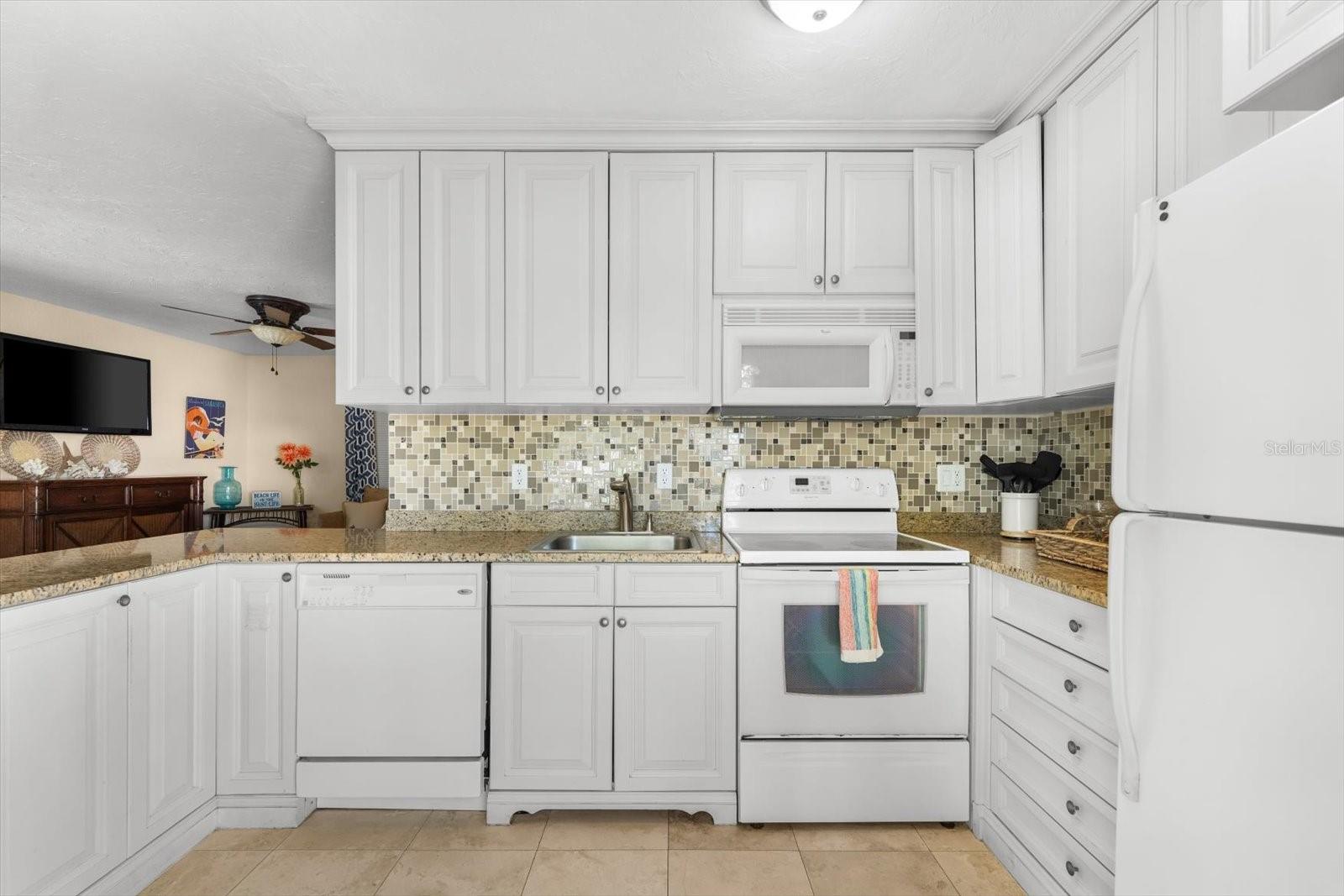 Image 31 of 99 For 6451 Elmwood Avenue H