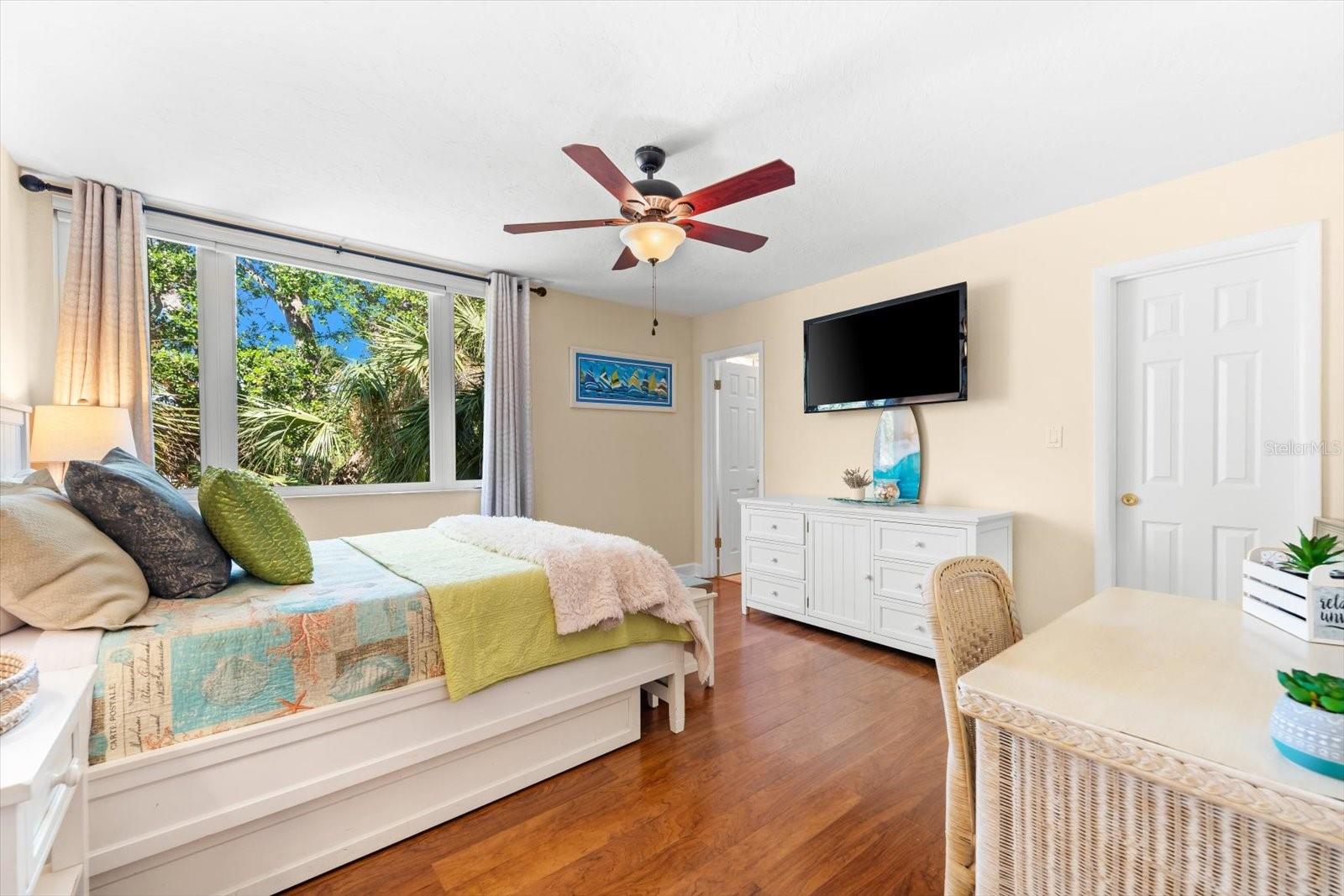 Image 42 of 99 For 6451 Elmwood Avenue H