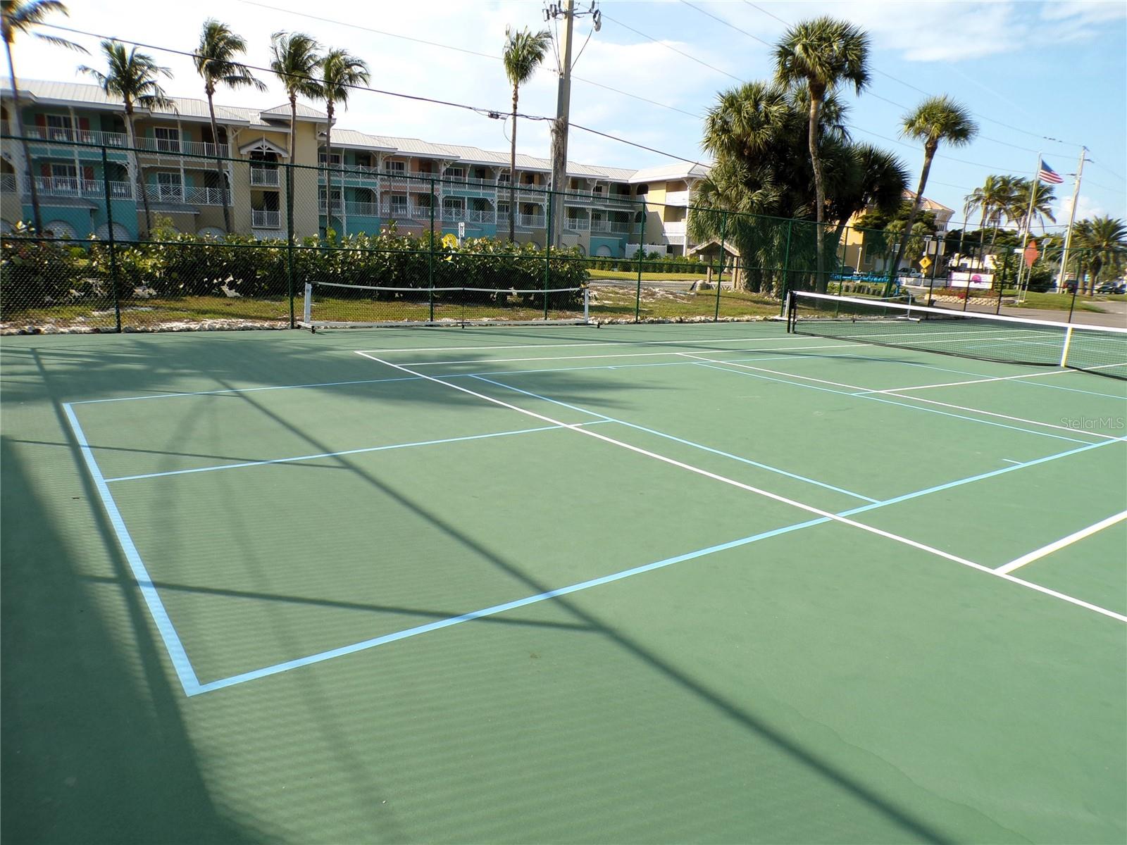 Image 36 of 42 For 1801 Gulf Drive N 238