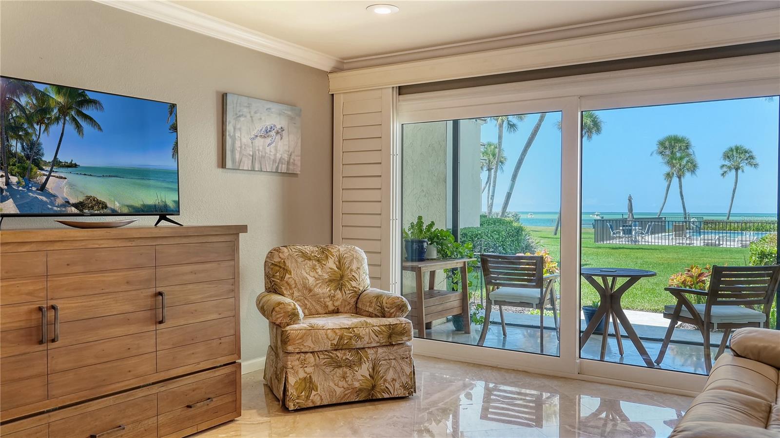 Image 11 of 16 For 4660 Ocean Boulevard P1