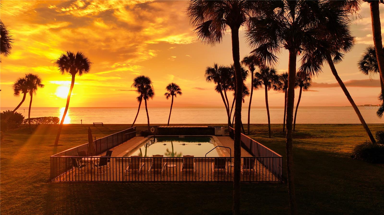 Image 15 of 16 For 4660 Ocean Boulevard P1