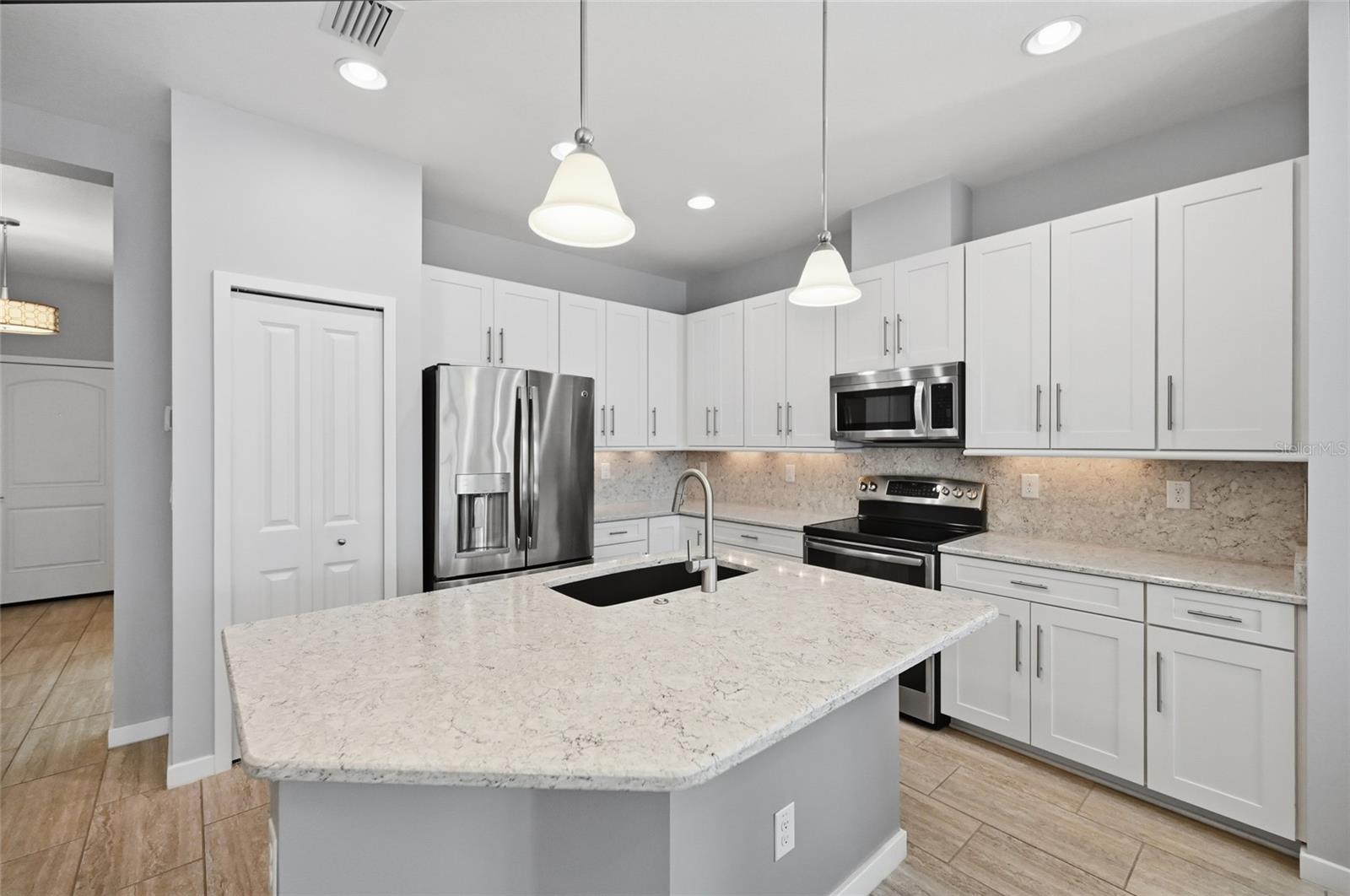 Image 24 of 50 For 7105 Vista Bella Drive