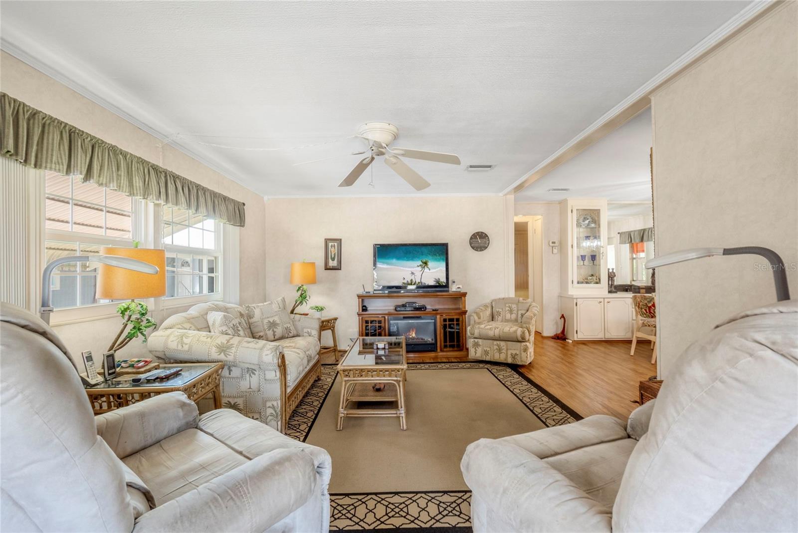 Image 10 of 45 For 533 Fleetwood Street