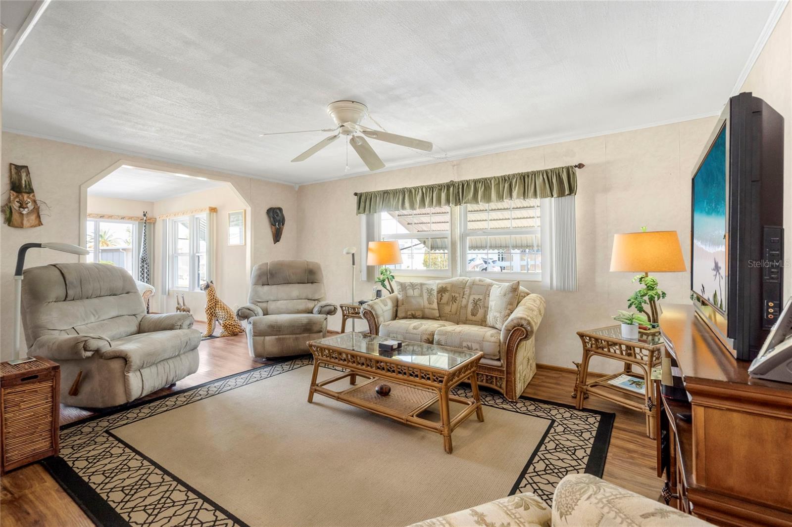 Image 12 of 45 For 533 Fleetwood Street