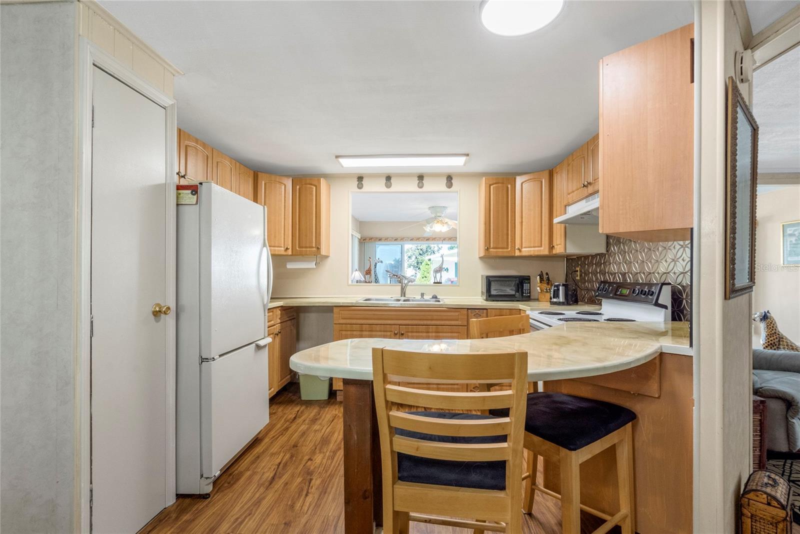 Image 16 of 45 For 533 Fleetwood Street