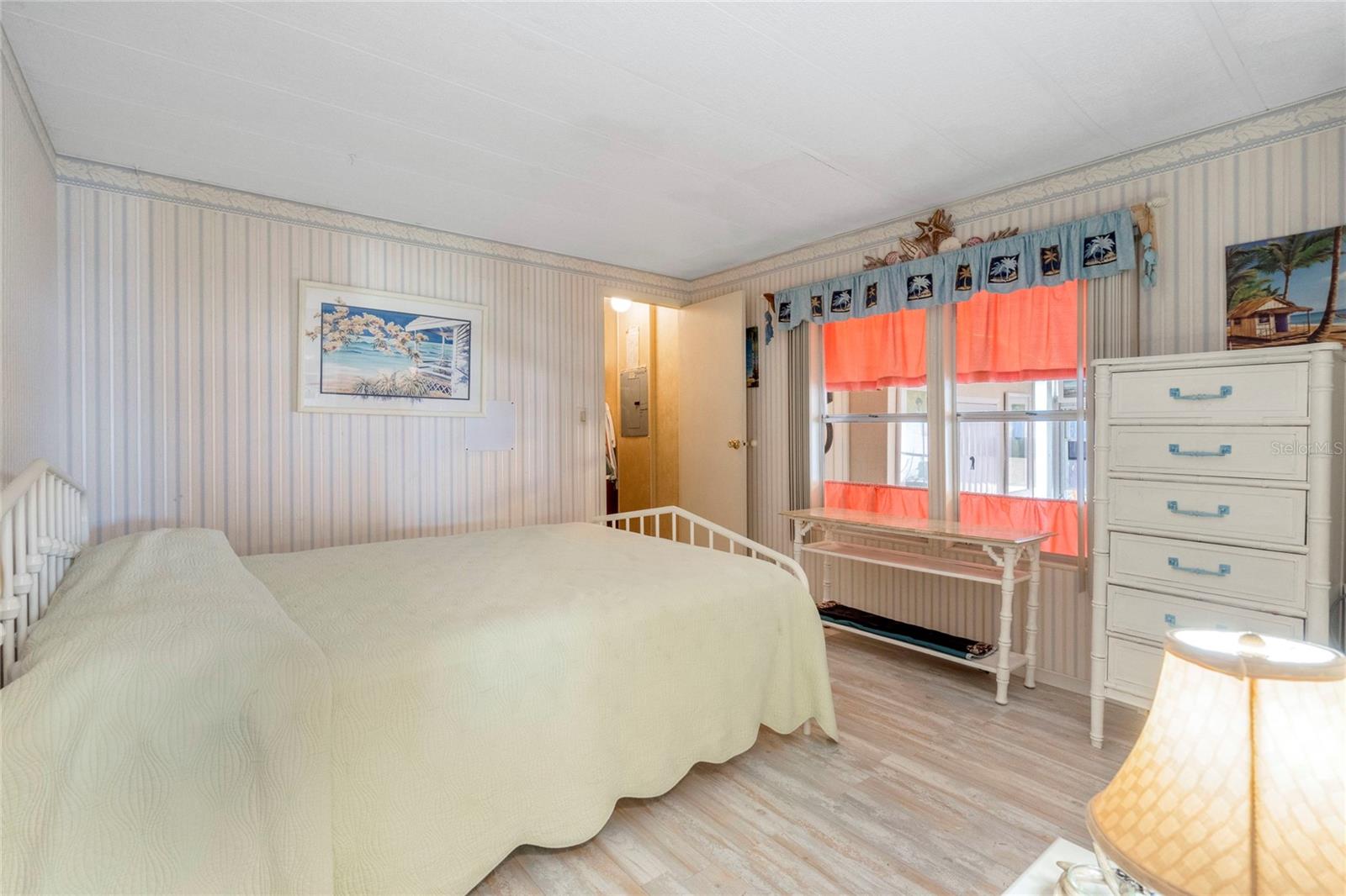 Image 25 of 45 For 533 Fleetwood Street