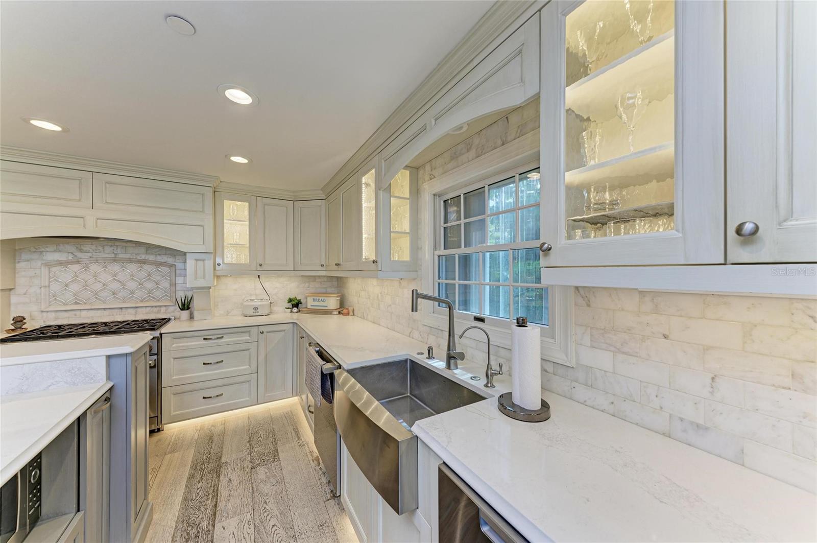 Image 6 of 50 For 4473 Gulf Of Mexico Drive 4473