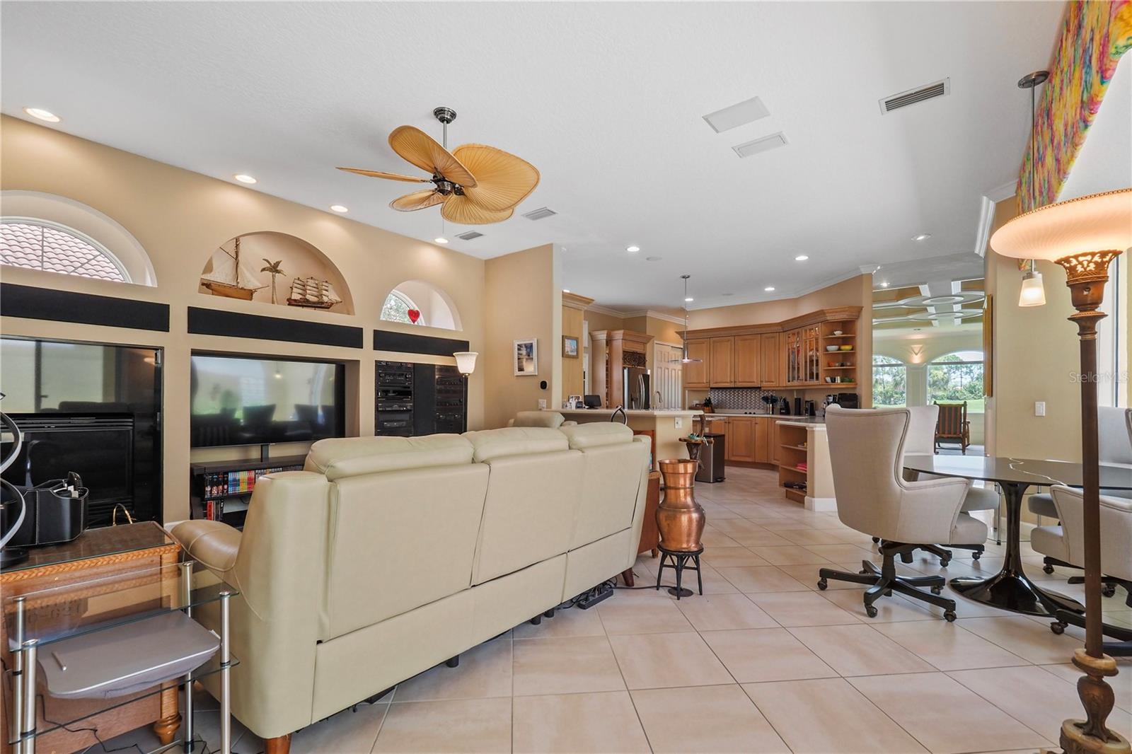 Image 25 of 43 For 4541 Murcia Boulevard 11