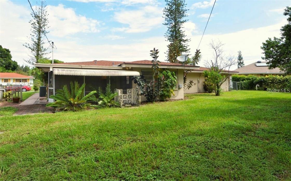 Image 12 of 18 For 2342 Sunnyside Place