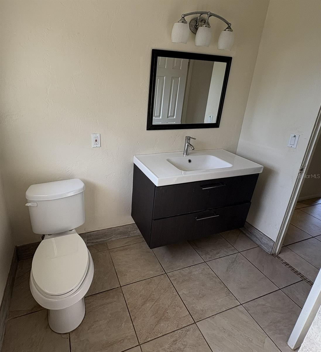 Image 15 of 18 For 2342 Sunnyside Place