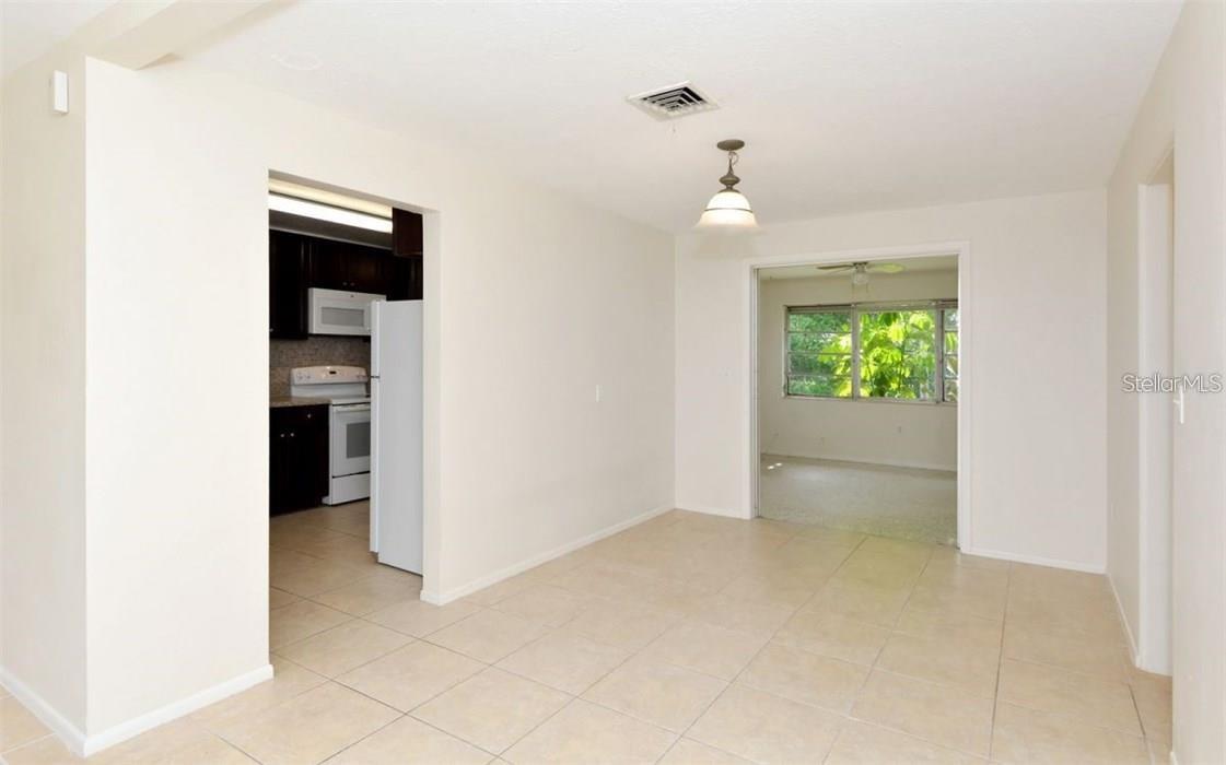 Image 5 of 18 For 2342 Sunnyside Place