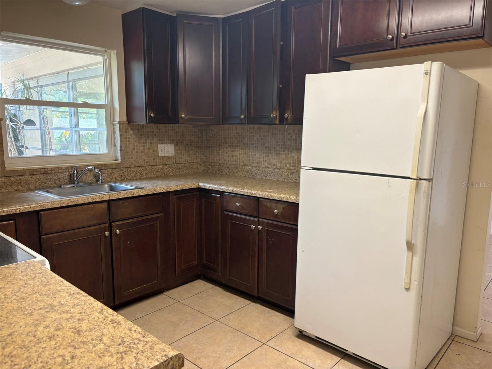 Image 7 of 18 For 2342 Sunnyside Place