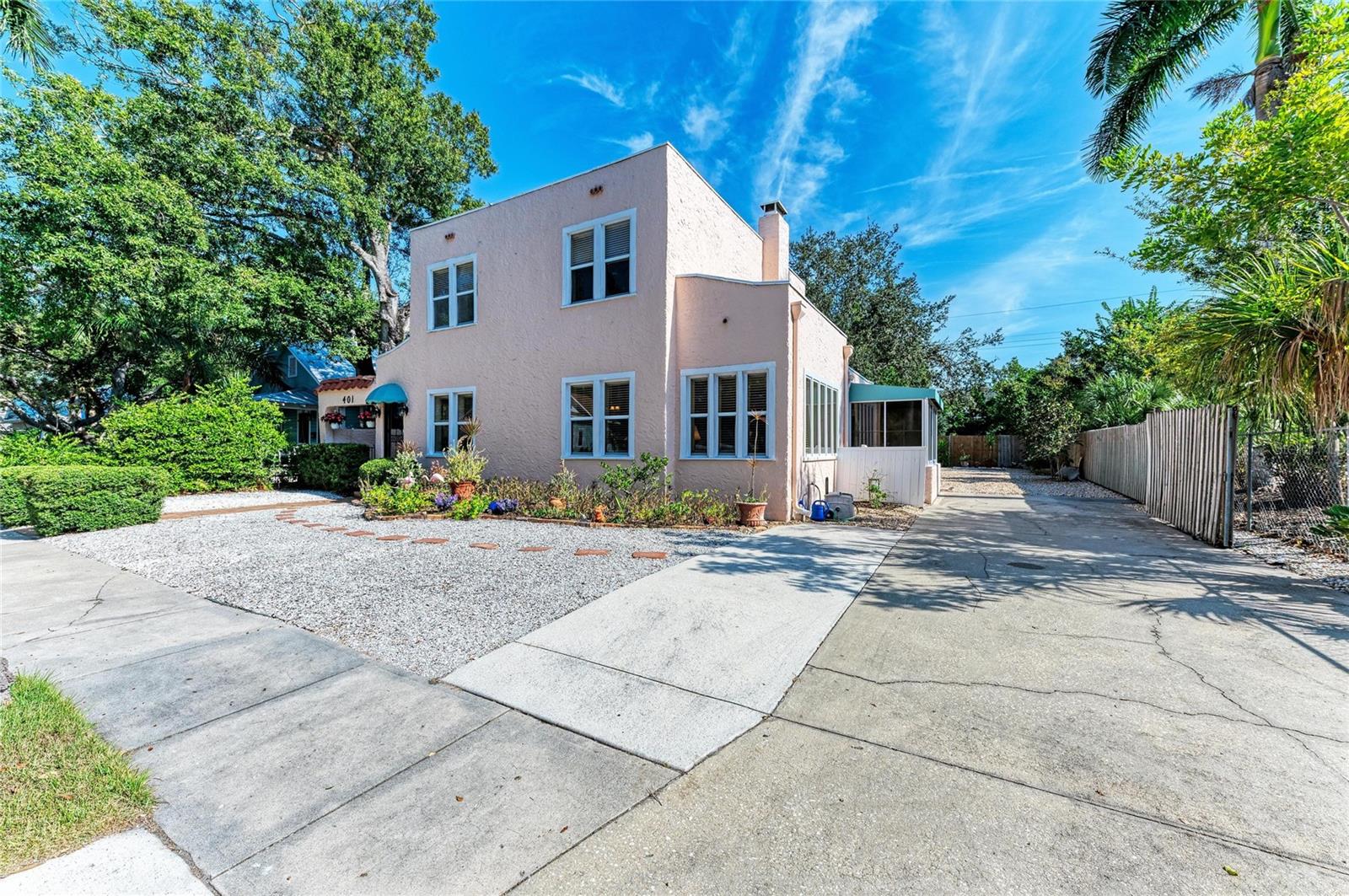 Image 10 of 65 For 401 27th Street W