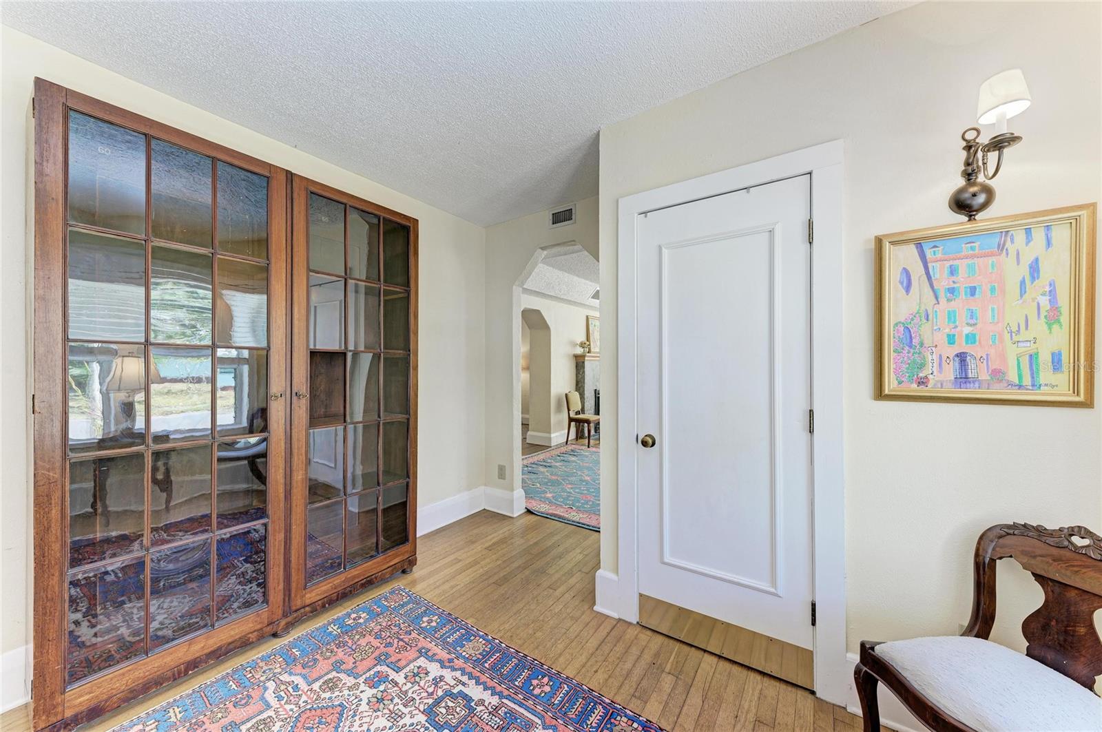 Image 17 of 65 For 401 27th Street W