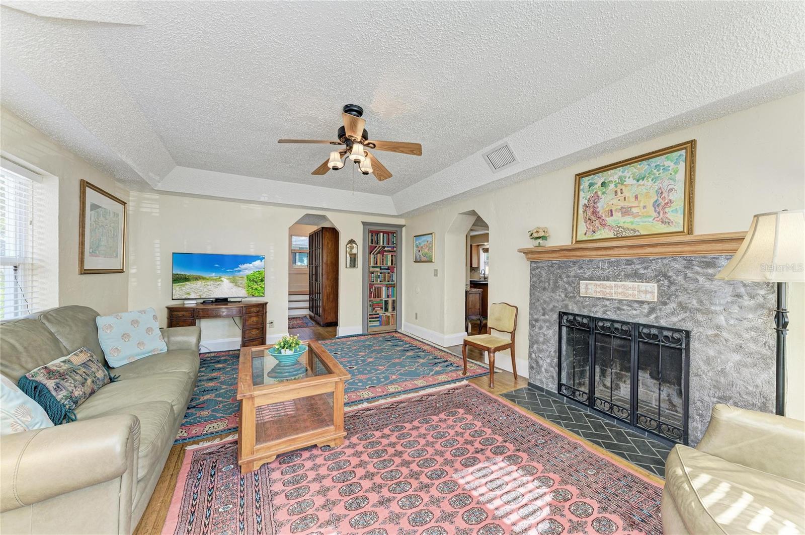 Image 20 of 65 For 401 27th Street W