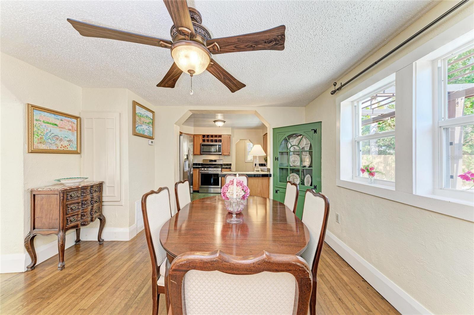 Image 28 of 65 For 401 27th Street W