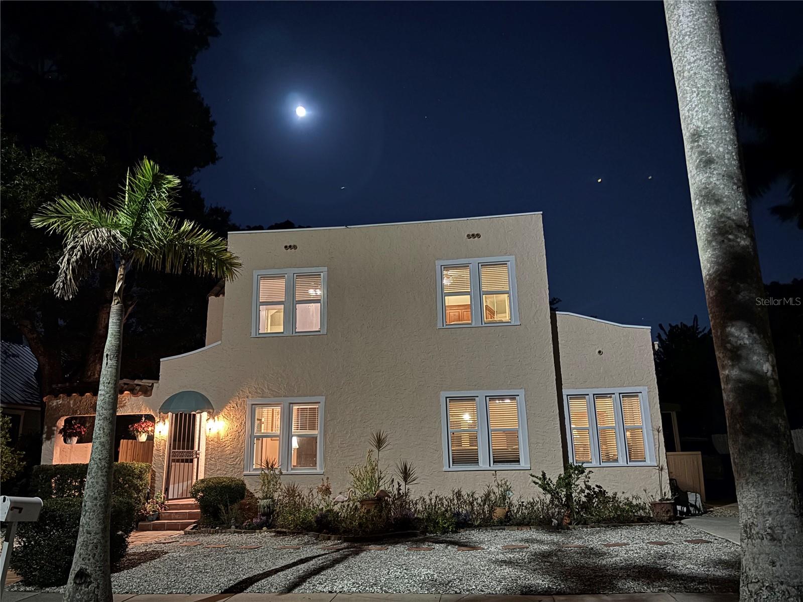 Image 3 of 65 For 401 27th Street W