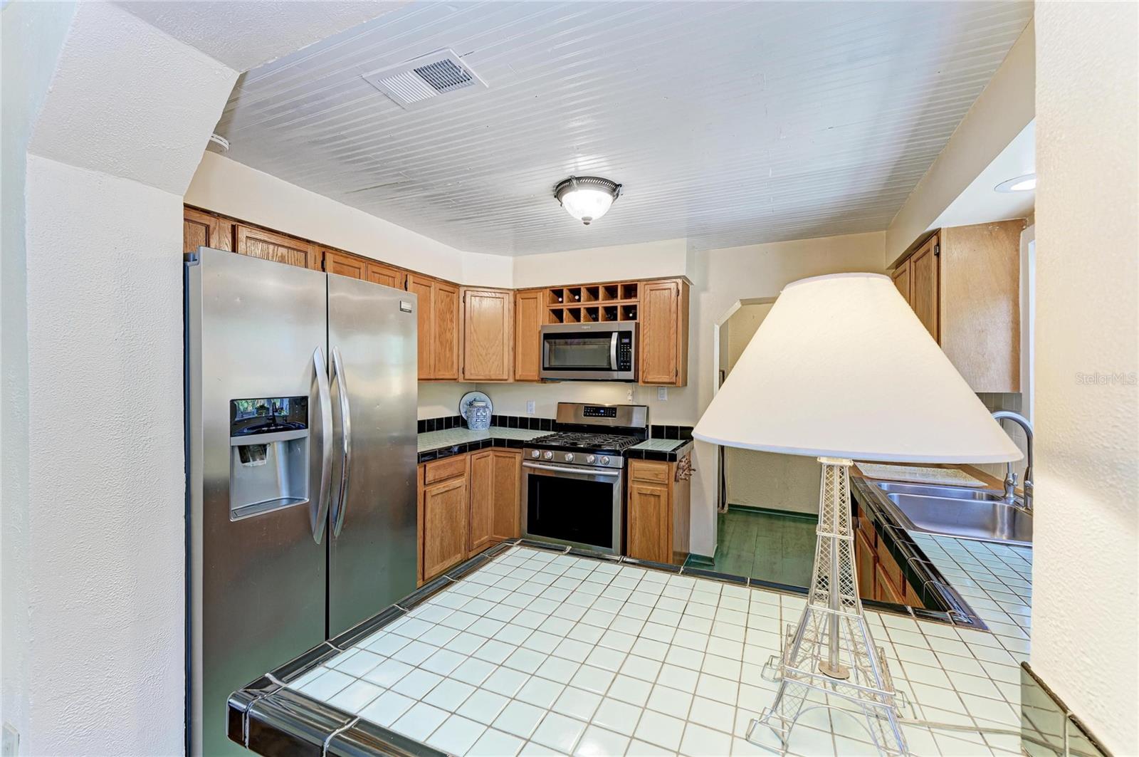 Image 30 of 65 For 401 27th Street W