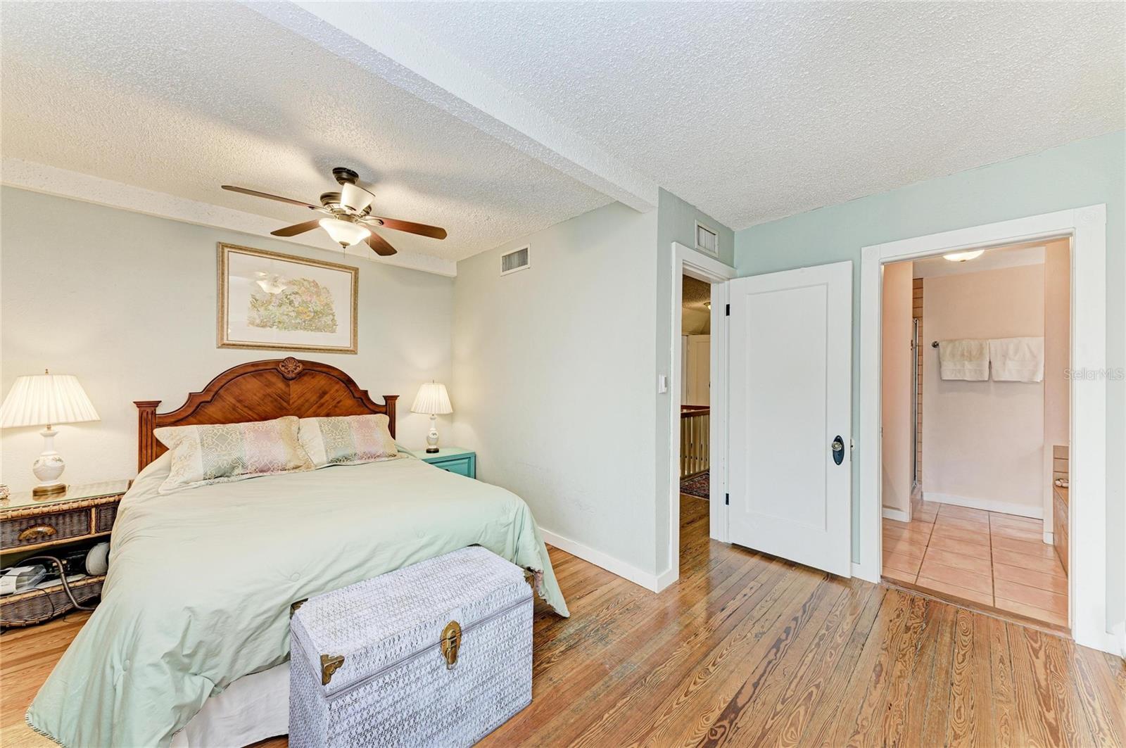 Image 36 of 65 For 401 27th Street W